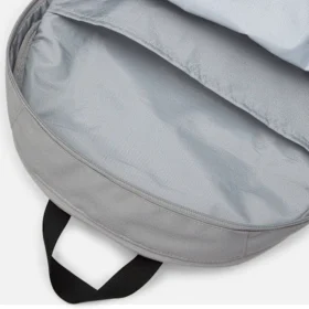 Outdoorový batoh o objemu 28 litrů
