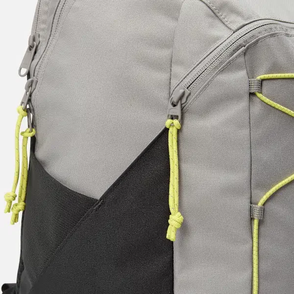 Outdoorový batoh o objemu 28 litrů Outdoorový batoh o objemu 28 litrů